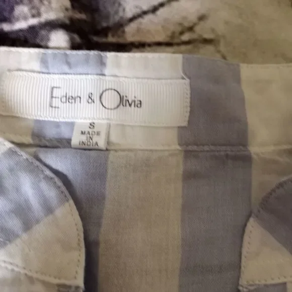 Eden & Olivia S Long Sleeve Top White & Blue Striped V Neck Button Tunic - Picture 2 of 10